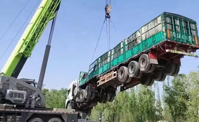吉木萨尔道路脱困救援案例